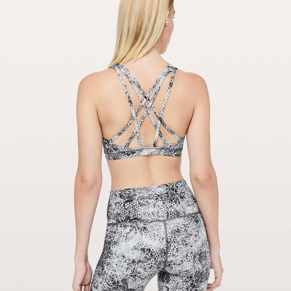 Lululemon Free‎ To Be Serene Bra